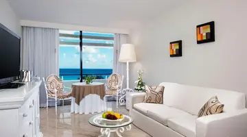 The Pyramid Cancun By Oasis