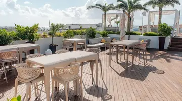 The Reef 28 Gourmet Adults Only - All Suites