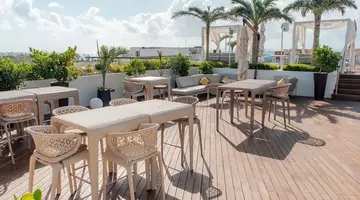 The Reef 28 Gourmet Adults Only - All Suites