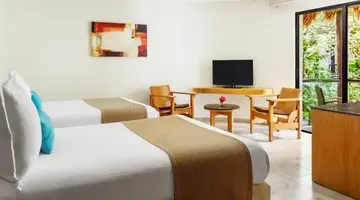 The Reef Playacar Beach Resort & Spa