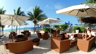 The Reef Playacar