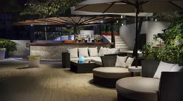 The Reef Playacar