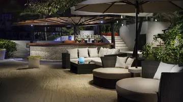 The Reef Playacar