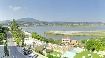 THE ROYAL GRAND HOTEL