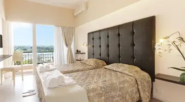 THE ROYAL GRAND HOTEL