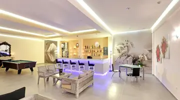 THE ROYAL GRAND HOTEL