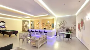THE ROYAL GRAND HOTEL