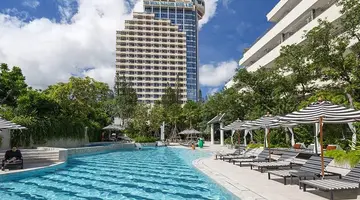 The Royal Paradise Hotel & Spa