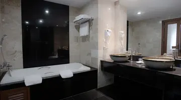 THE ROYAL PARADISE HOTEL & SPA