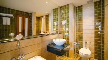 The Royal Paradise Hotel & Spa