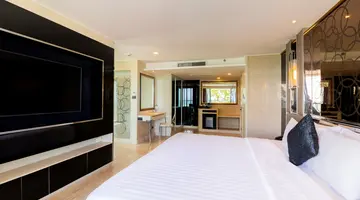THE SANCTUARY RESORT PATTAYA, BW SIGNATURE COLLECTION (ex. THE SANCTUARY PHRATAMNAK PATTAYA HOTEL)