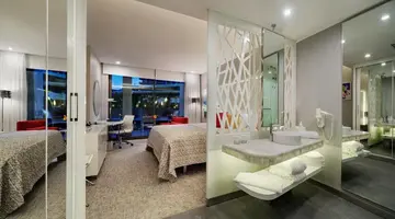 The Sense De Luxe Hotel