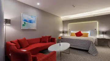 The Sense De Luxe Hotel