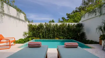 THE STANDARD, PATTAYA NA JOMTIEN