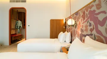 THE STANDARD, PATTAYA NA JOMTIEN