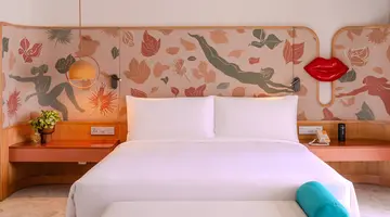 THE STANDARD, PATTAYA NA JOMTIEN