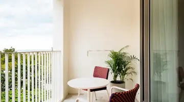THE STANDARD, PATTAYA NA JOMTIEN
