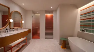 THE STANDARD, PATTAYA NA JOMTIEN