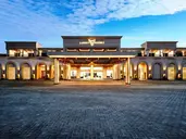 THE V LUXURY RESORT