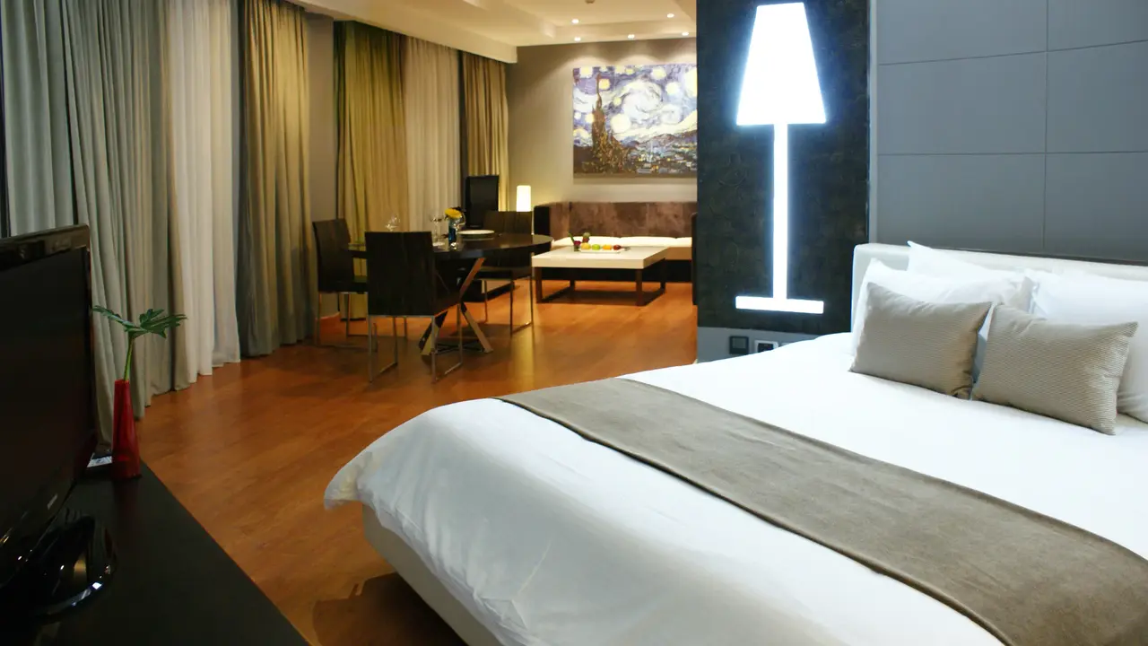 THE ZIGN HOTEL