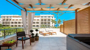 Theartemis Palace