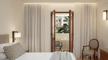 Theartemis Palace