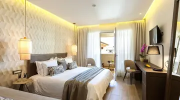 Theartemis Palace