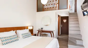 Theartemis Palace
