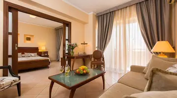Theartemis Palace