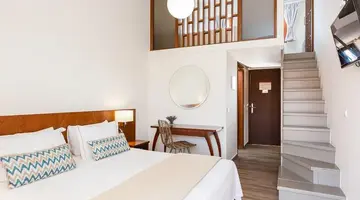 Theartemis Palace