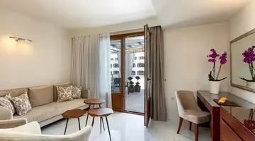 Theartemis Palace