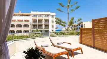 Theartemis Palace