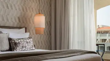Theartemis Palace