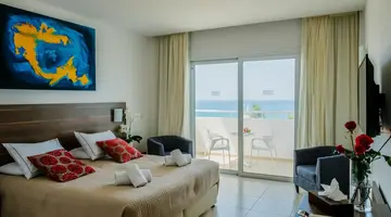 Theo Sunset Bay Holiday Village
