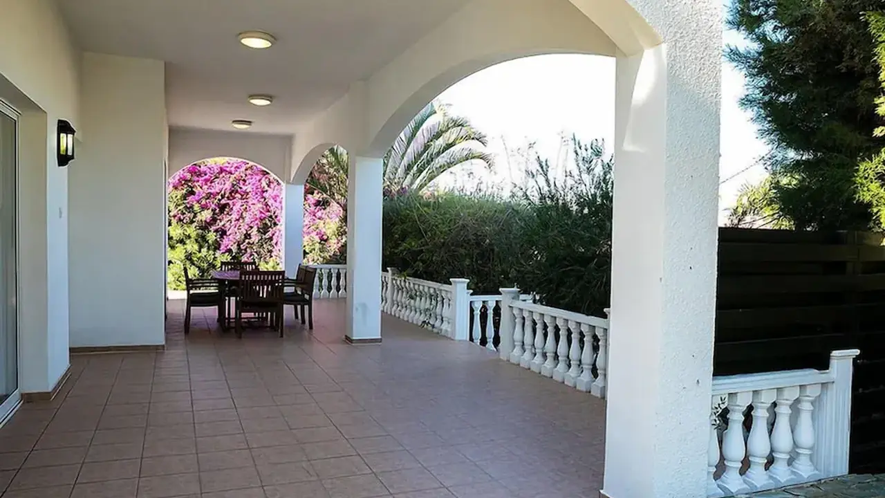 Theo Sunset Bay Hotel