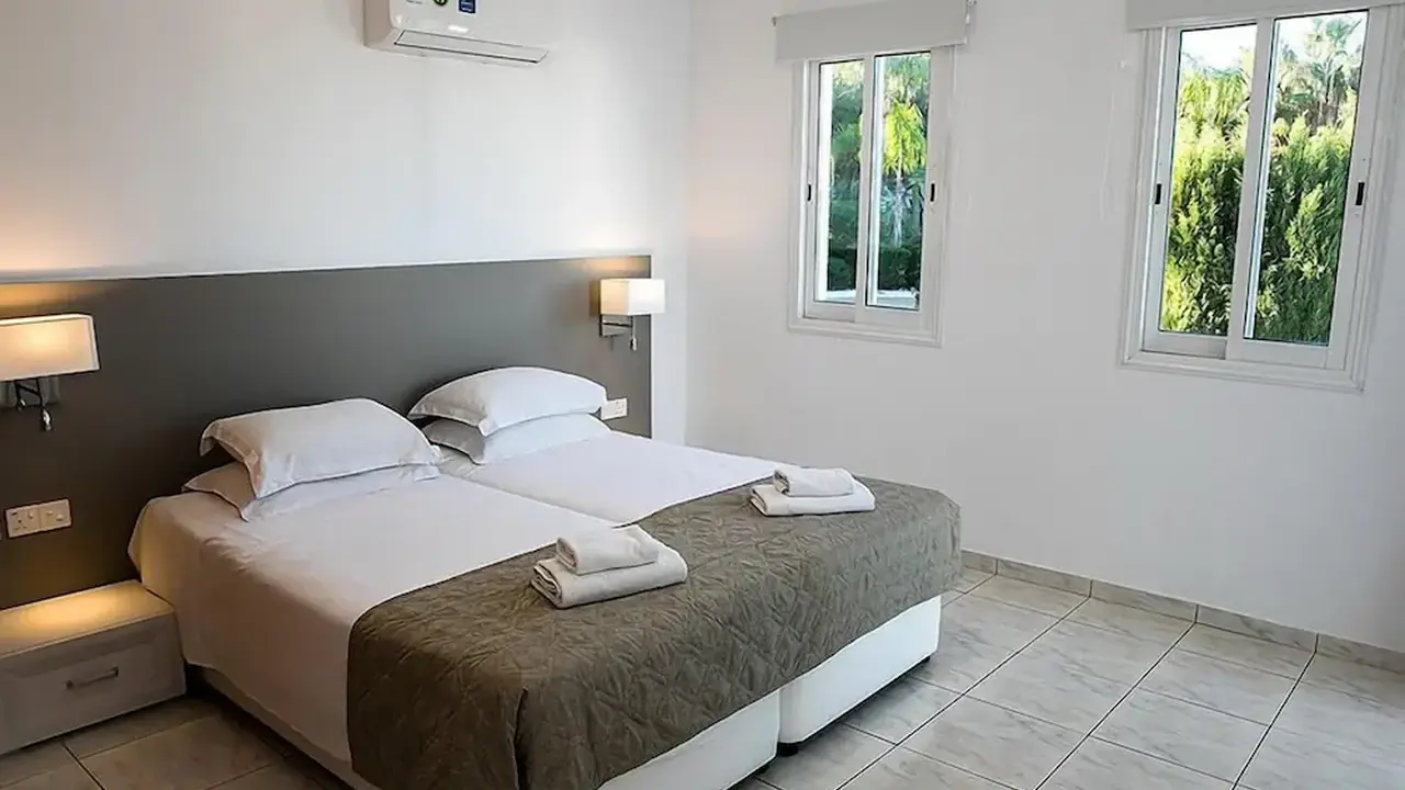 Theo Sunset Bay Hotel