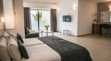 Theo Sunset Bay Hotel