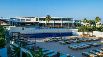 Theo Sunset Bay Hotel