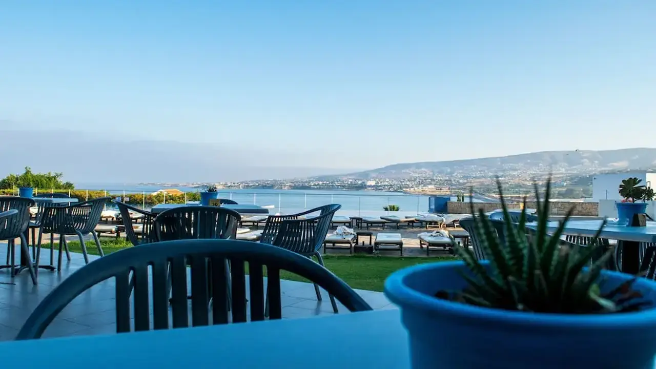 Theo Sunset Bay Hotel