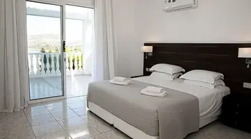 Theo Sunset Bay Hotel