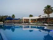 Theo Sunset Bay Hotel