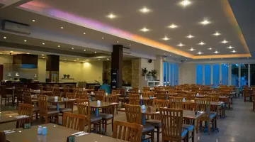 Theo Sunset Bay Hotel
