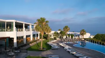 Theo Sunset Bay Hotel