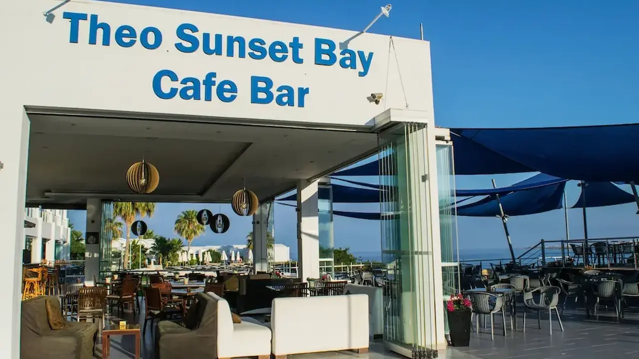 Theo Sunset Bay Hotel
