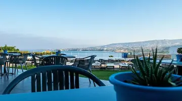 Theo Sunset Bay Hotel