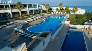 Theo Sunset Bay Hotel