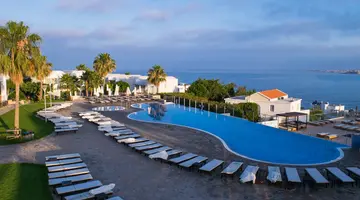 Theo Sunset Bay Hotel
