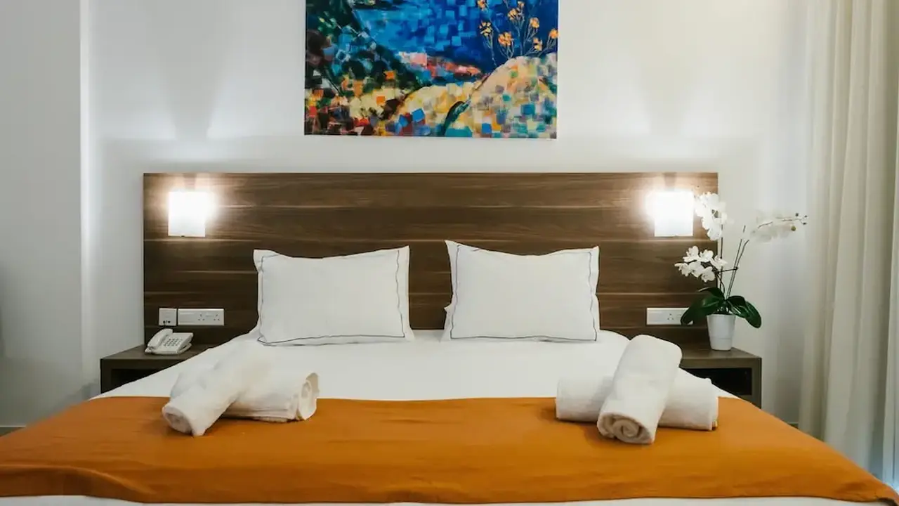 Theo Sunset Bay Hotel