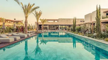 Theros All Suite Hotel