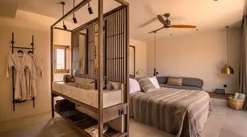 Theros All Suite Hotel
